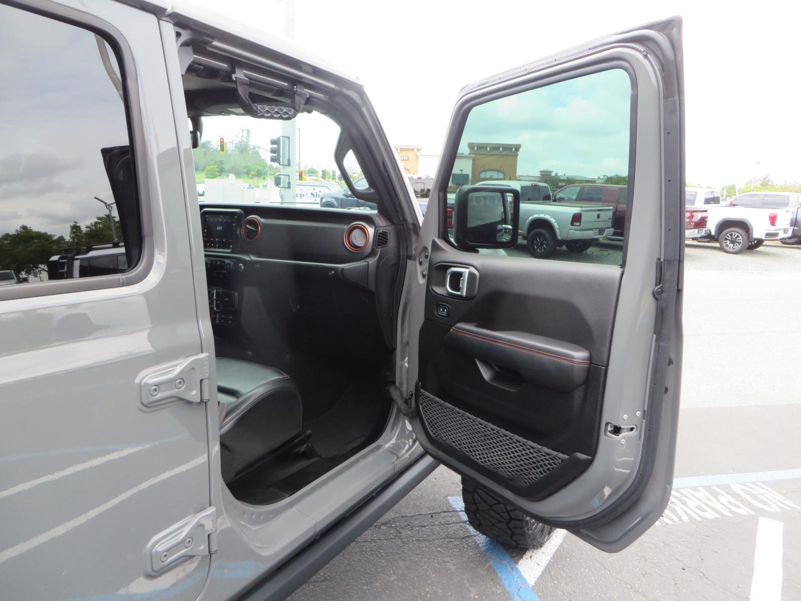2021 Sting Grey /BLACK Jeep Gladiator Gladiator Mojave (1C6JJTEG4ML) with an 3.6L V6 engine, automatic transmission, located at 2630 Grass Valley Highway, Auburn, CA, 95603, (530) 508-5100, 38.937893, -121.095482 - Mojave Galdiator featuring a Readylift 4" suspension system, 37" Nitto Ridge Grappler tires, 17" Fuel Ammo wheels, Rugged Ridge bed cover, and window tint. - Photo #45